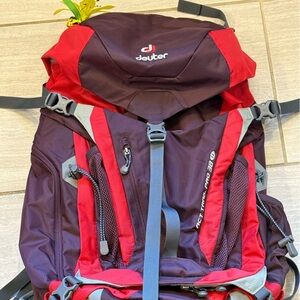 Deuter 38 Liter ACT Trail Pro 38SL Women’s Hiking Backback